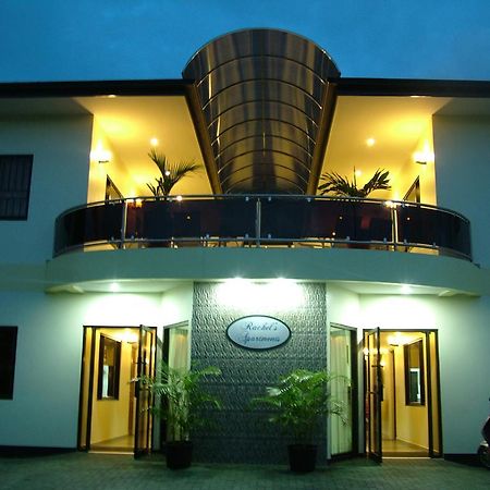 باراماريبو Rachel'S Apartments المظهر الخارجي الصورة