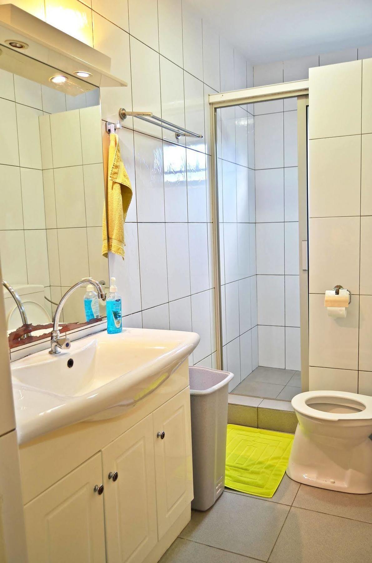 باراماريبو Rachel'S Apartments المظهر الخارجي الصورة
