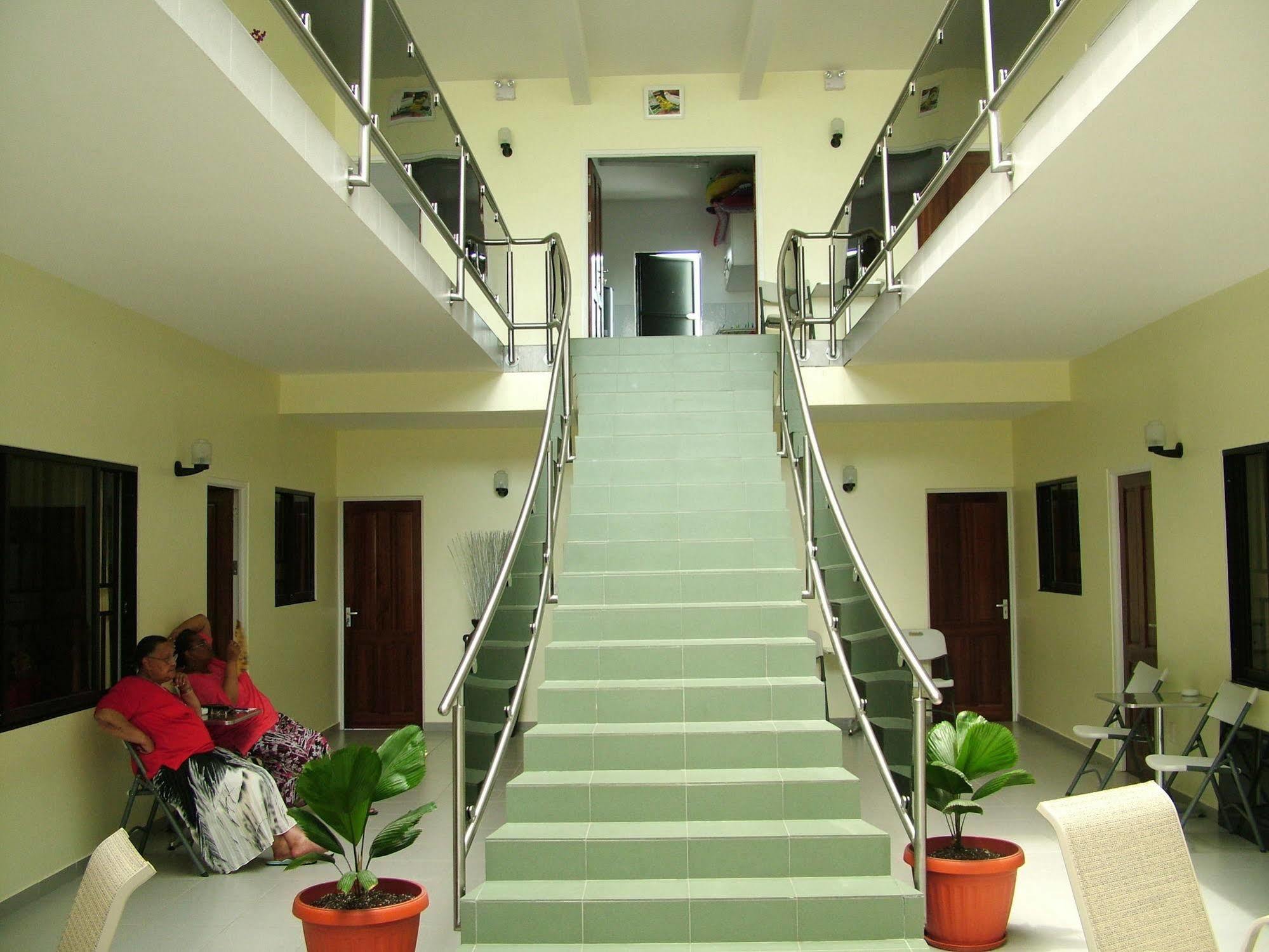 باراماريبو Rachel'S Apartments المظهر الخارجي الصورة