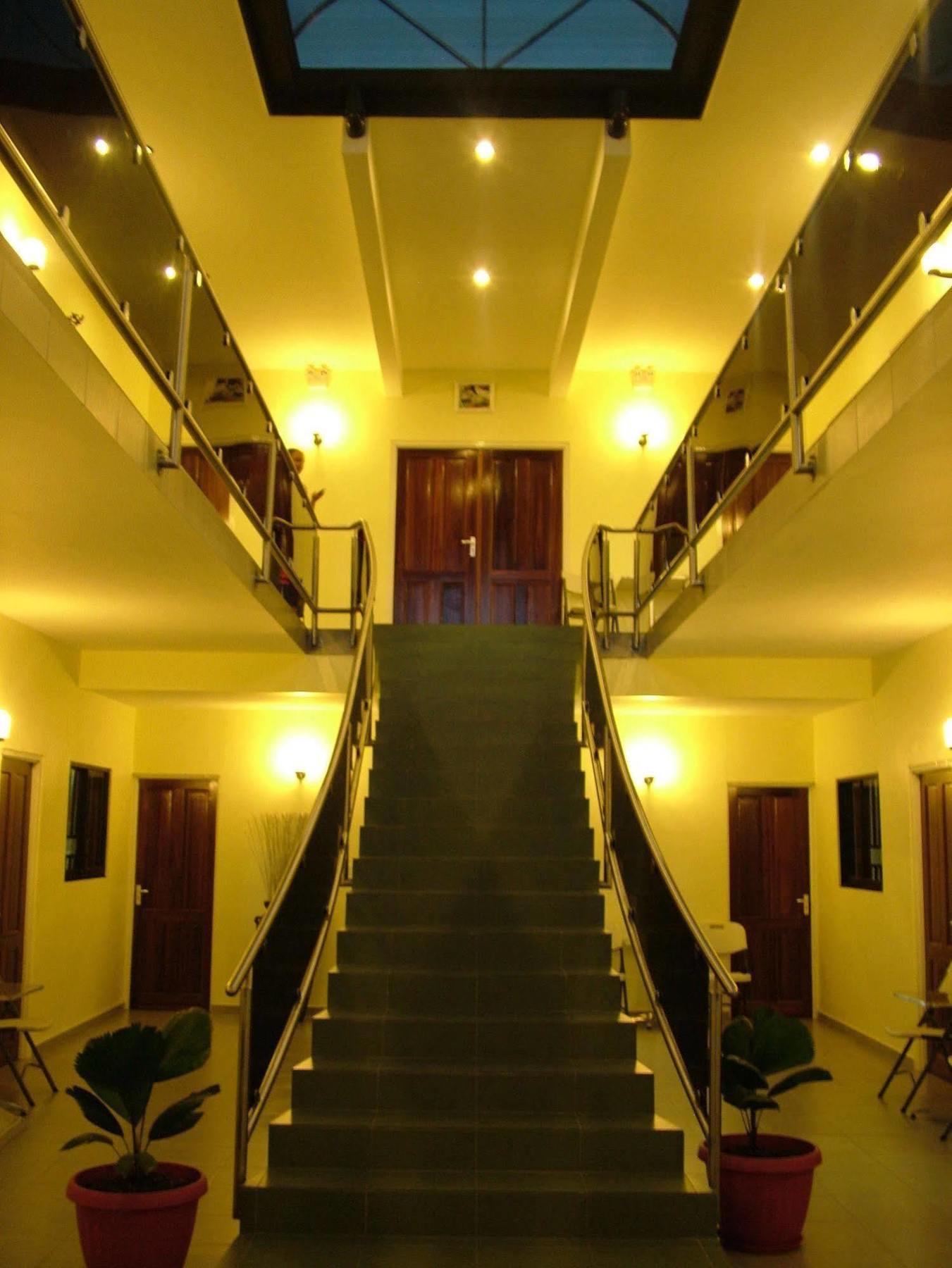 باراماريبو Rachel'S Apartments المظهر الخارجي الصورة