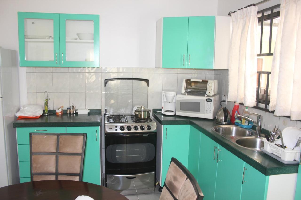 باراماريبو Rachel'S Apartments الغرفة الصورة